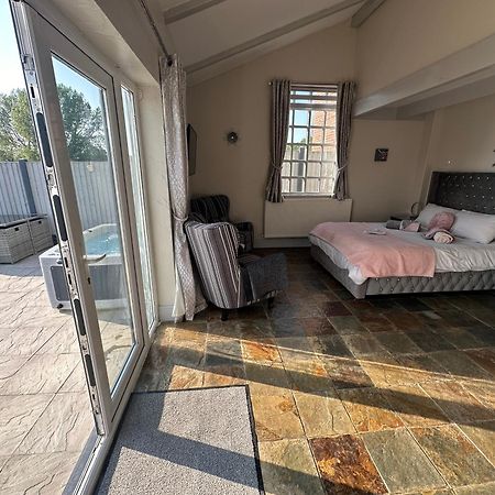 Dwylig Isa Holiday Cottages Rhuddlan الغرفة الصورة
